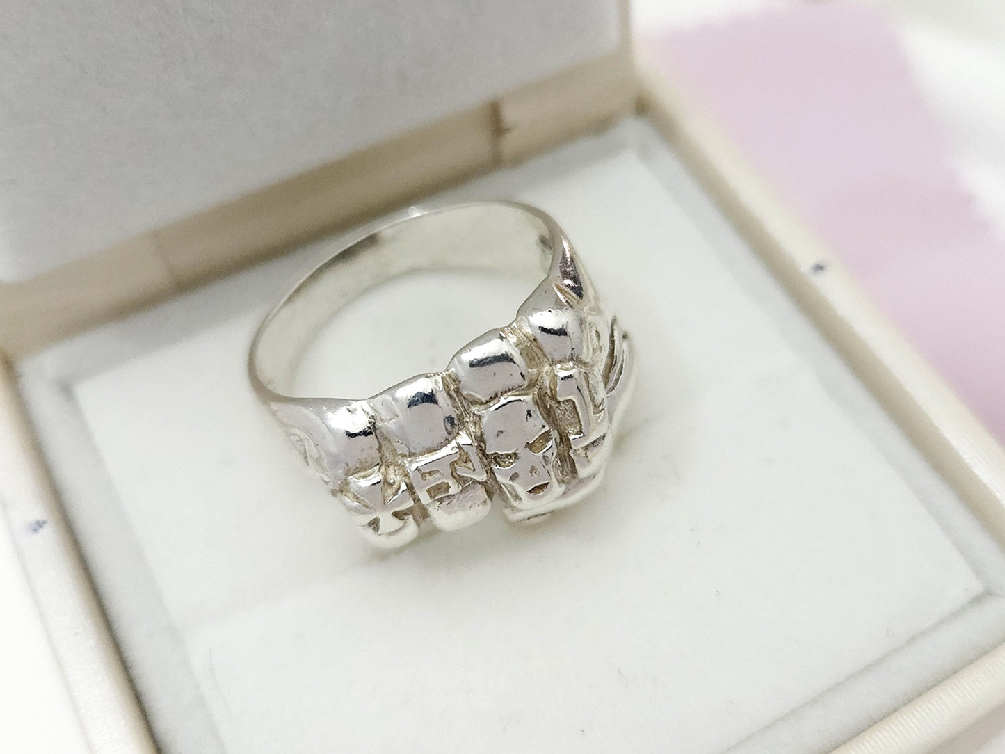 Anillo 44