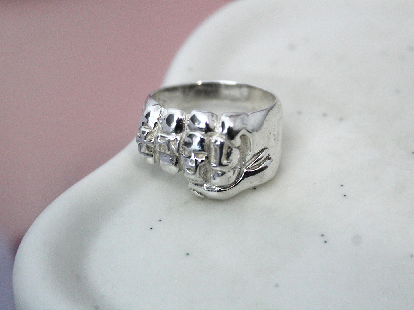 Anillo 44